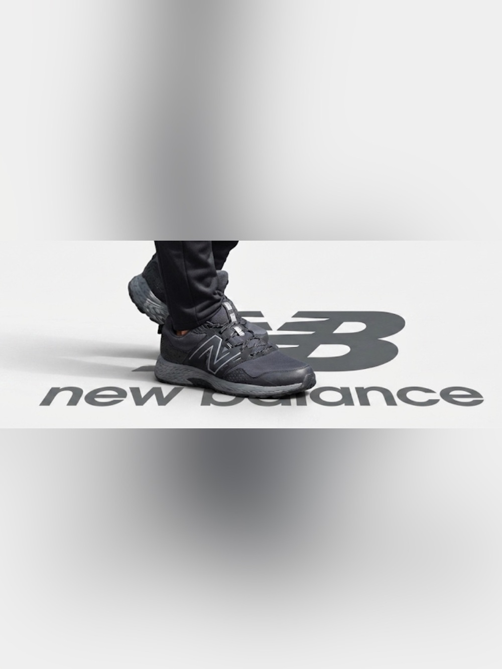 New authentic New Balance men’s signature sneaker sz 11 wide display